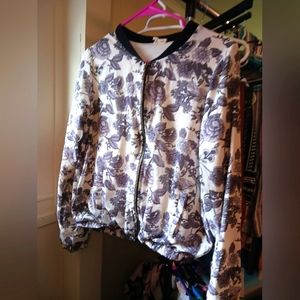 🌟BOGO $15&👇🌟Black floral bomber jacket